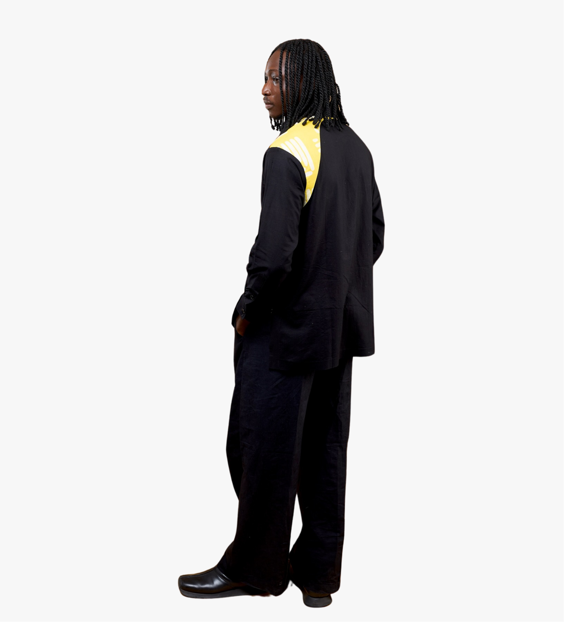 Ensemble uni noir – Épaule jaune ou verte